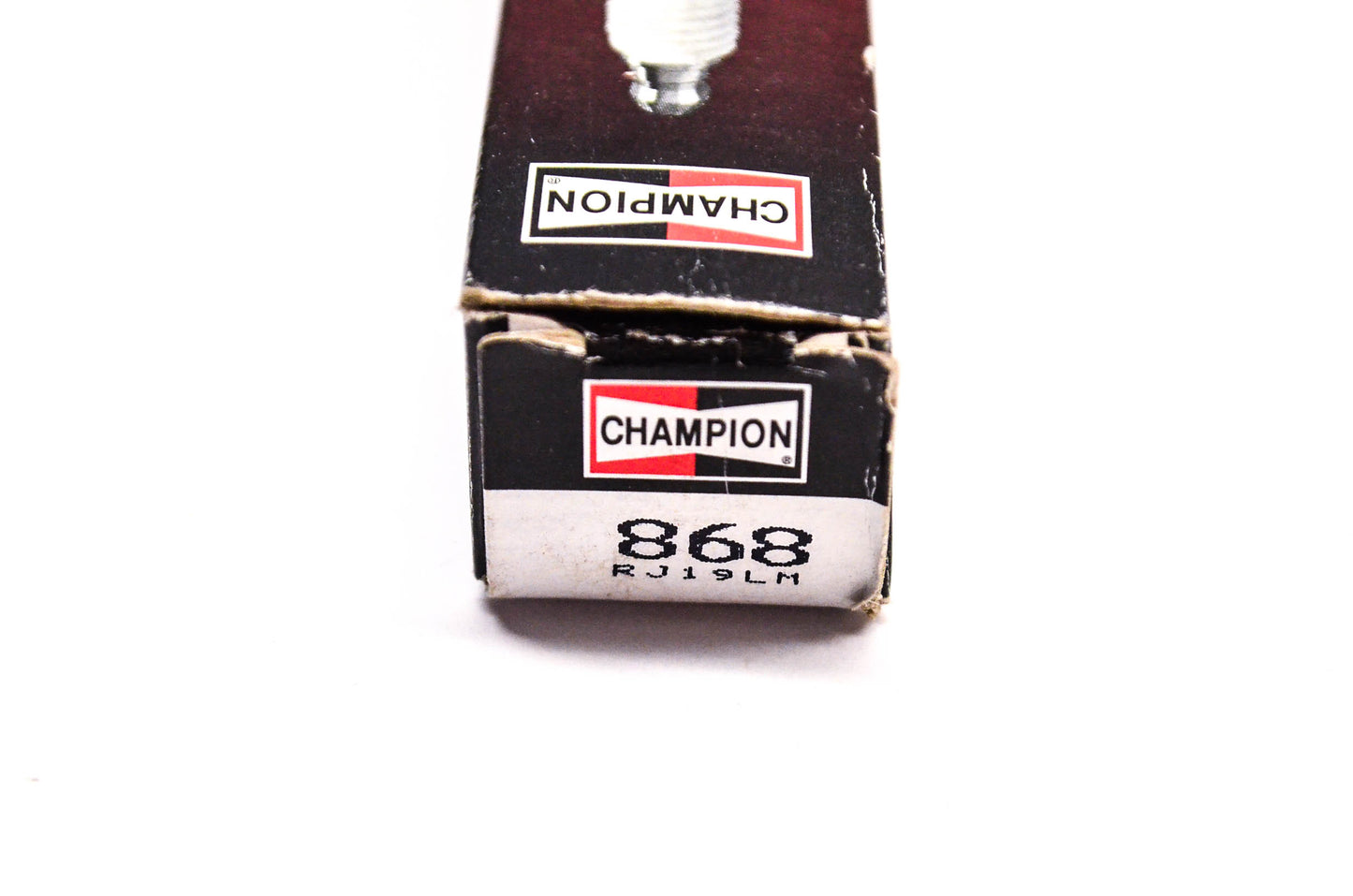 Champion RJ19LM, 868 Spark Plug NOS