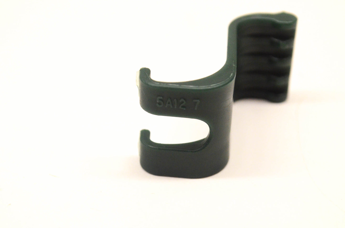 Rubbermaid 5A12 7 Big Max Shed Clip NOS