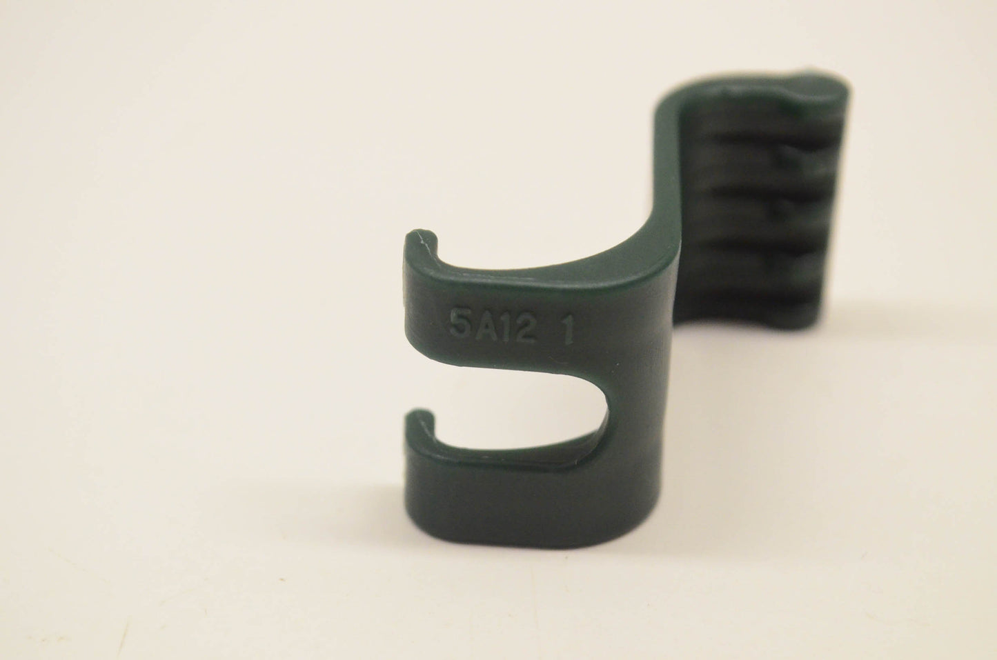 Rubbermaid 5A12 1 Big Max Shed Clip NOS