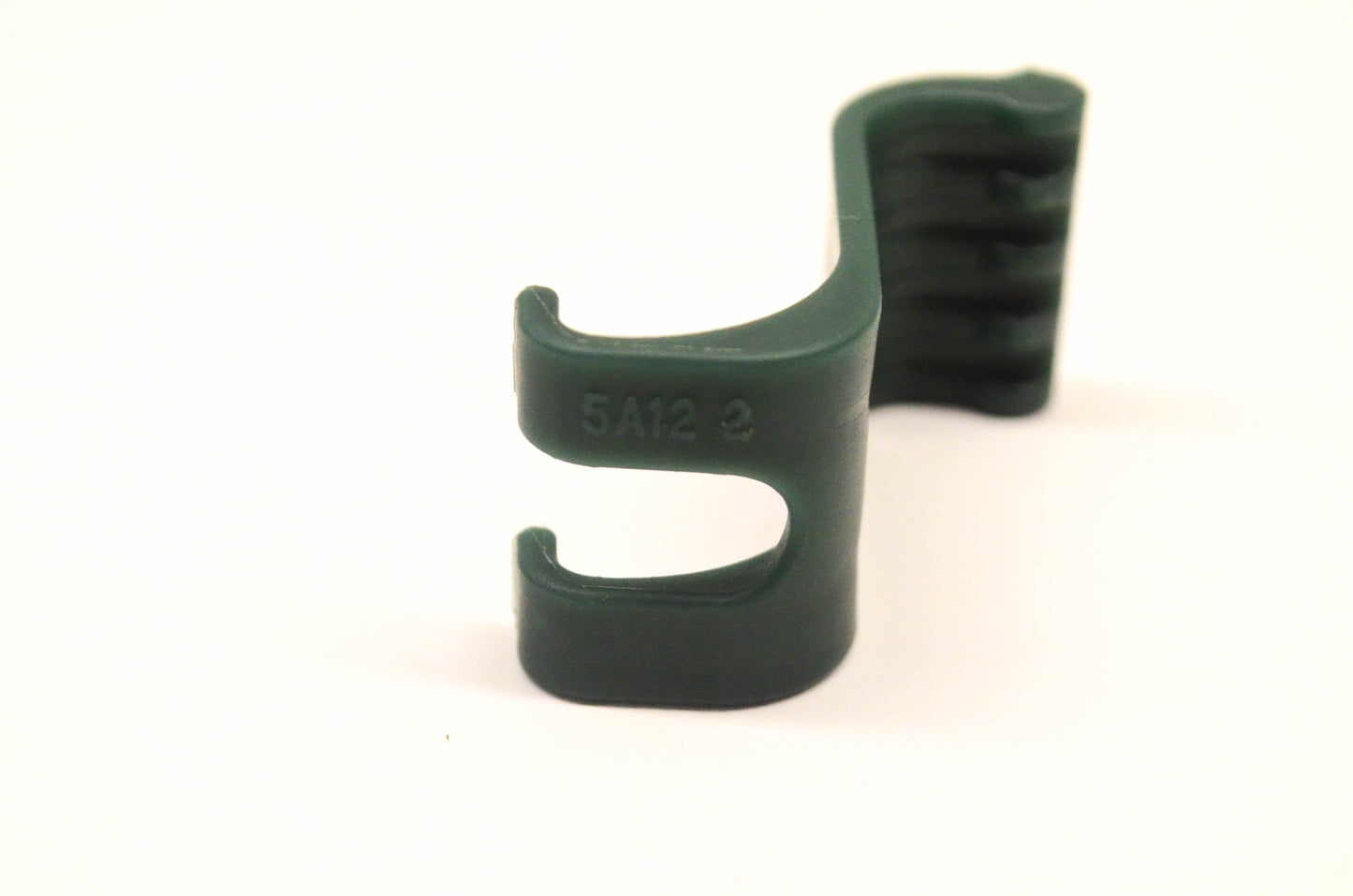 Rubbermaid 5A12 2 Big Max Shed Clip NOS