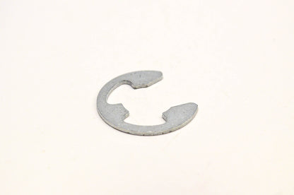 New OEM Briggs & Stratton 191265GS Axle E-Ring 5/8 Inch NOS