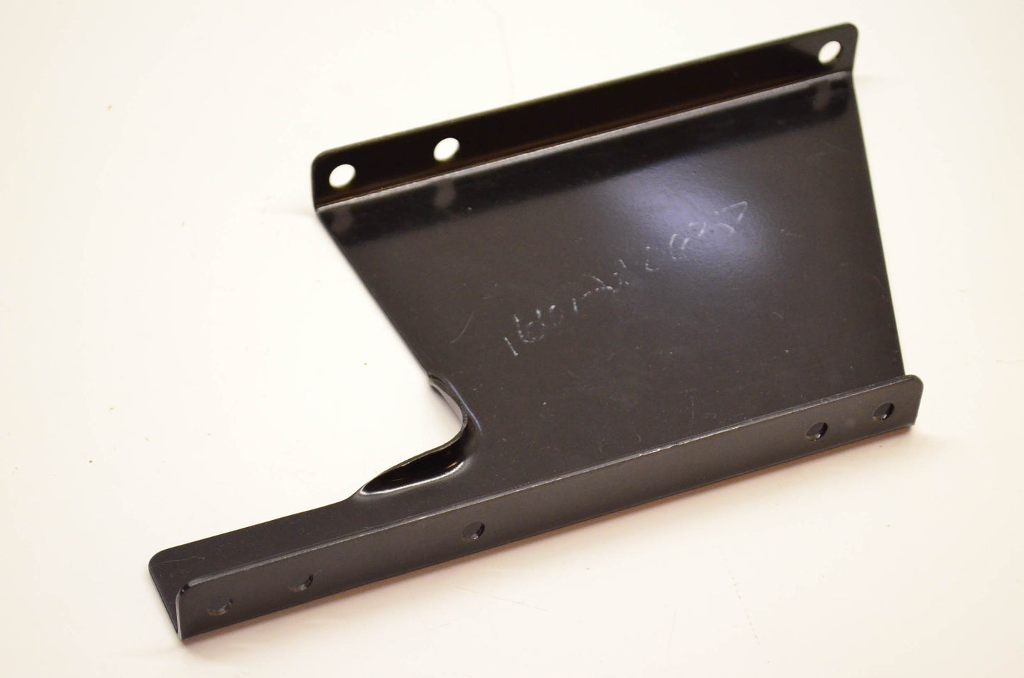 MTD 16672A-0637 Bracket Catcher NOS
