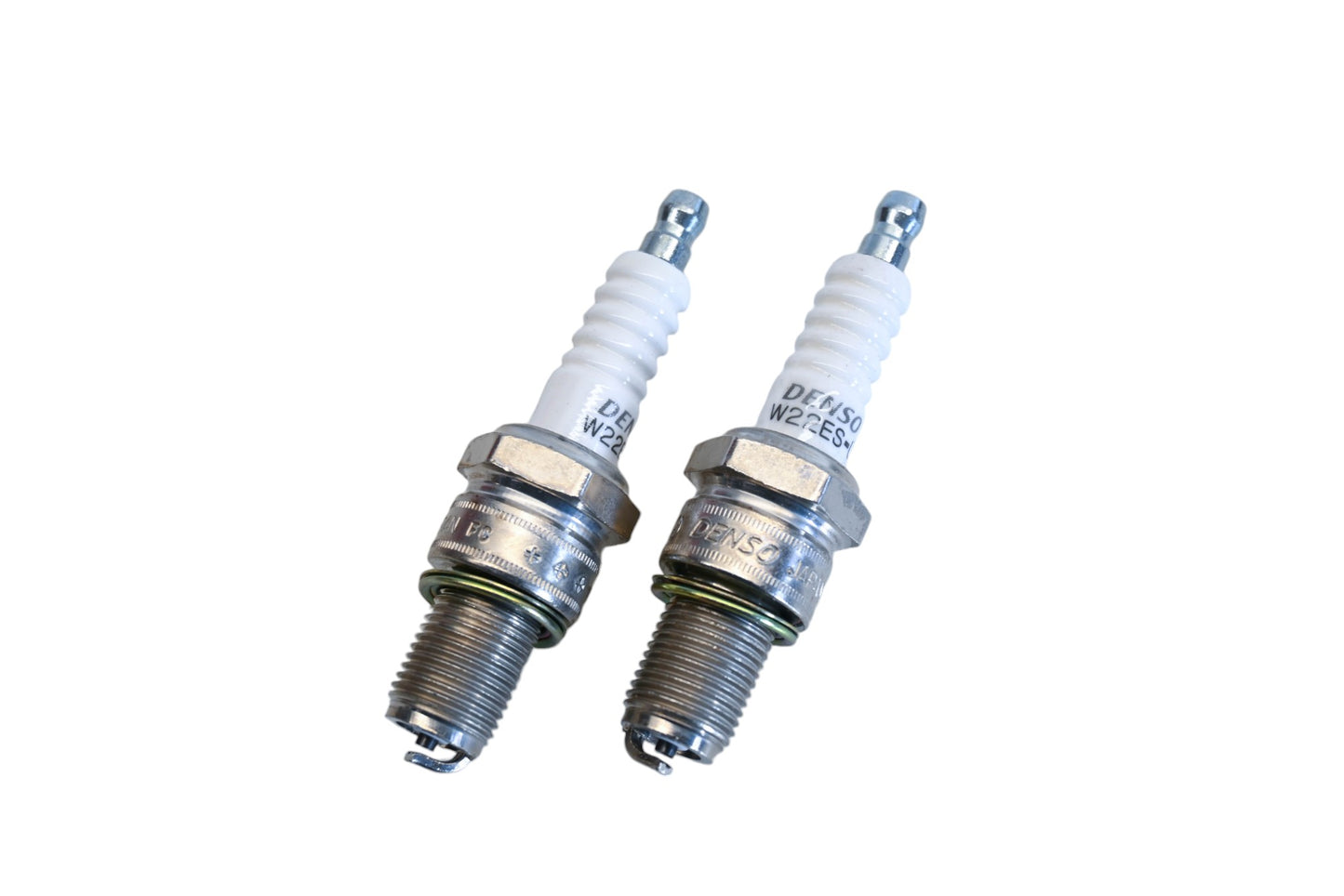 Denso W22ES-U, 3093 Spark Plugs Qty 2 NOS