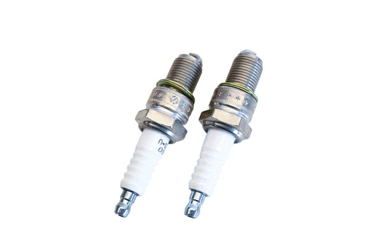 Denso W22ES-U, 3093 Spark Plugs Qty 2 NOS