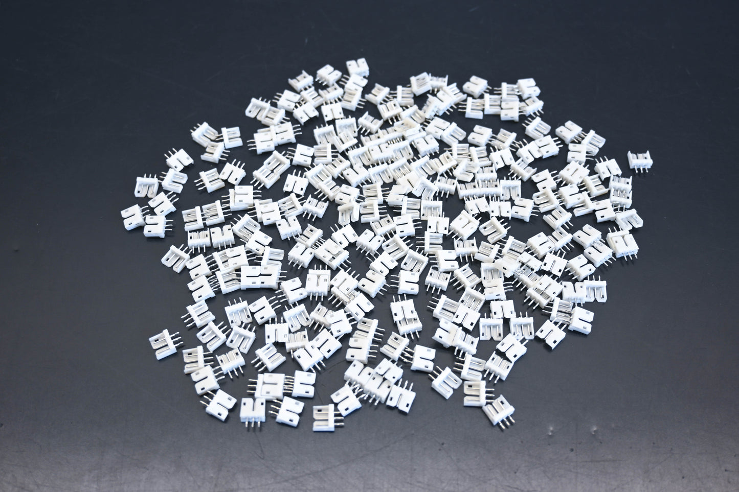 Amp 173981-3 CT Connectors Qty 200 NOS