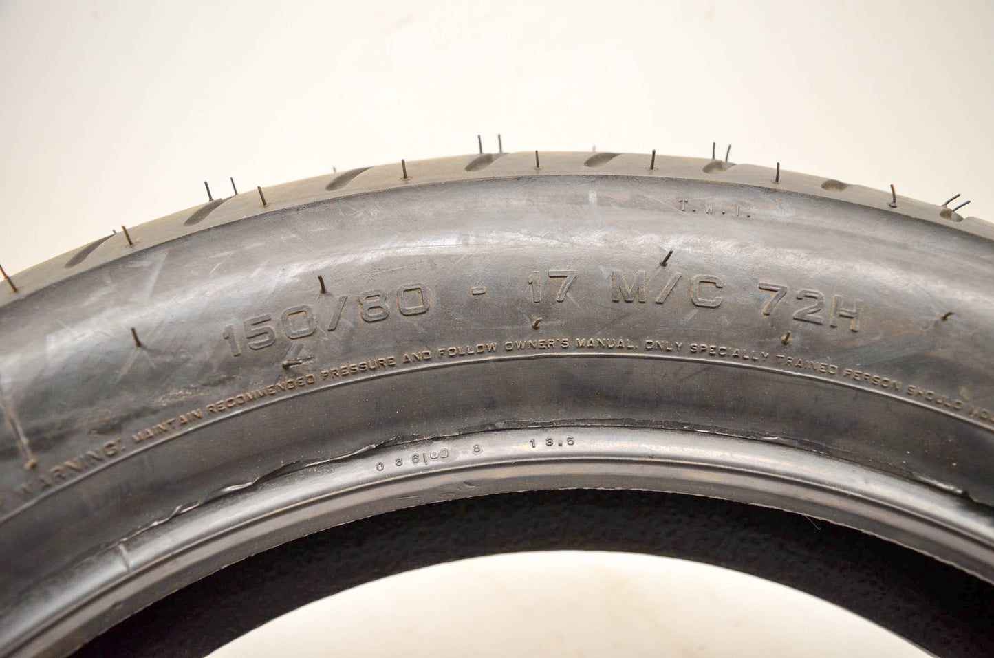 Metzeler 353318, 150/80-17M/CTL 72H ME880F, 17054-XE Front Tire Marathon 150/80-17M/CTL 72H NOS
