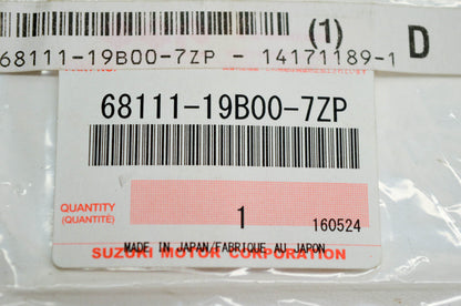 New OEM Suzuki 68111-19B00-7ZP Emblem Front Fender NOS