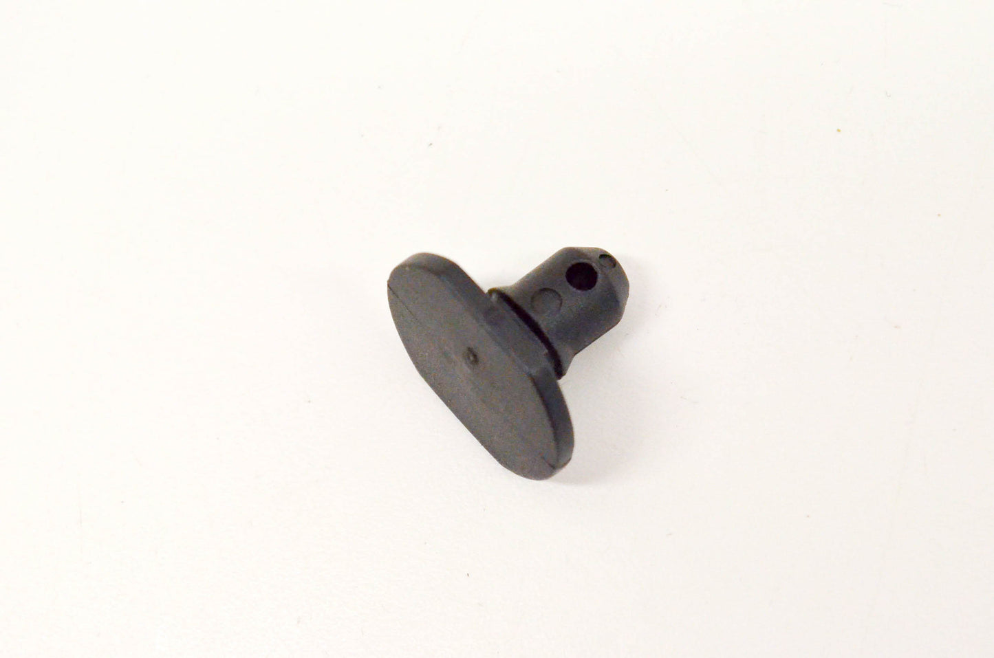 New OEM Yamaha 8JP-RA513-00-00 Rivet NOS