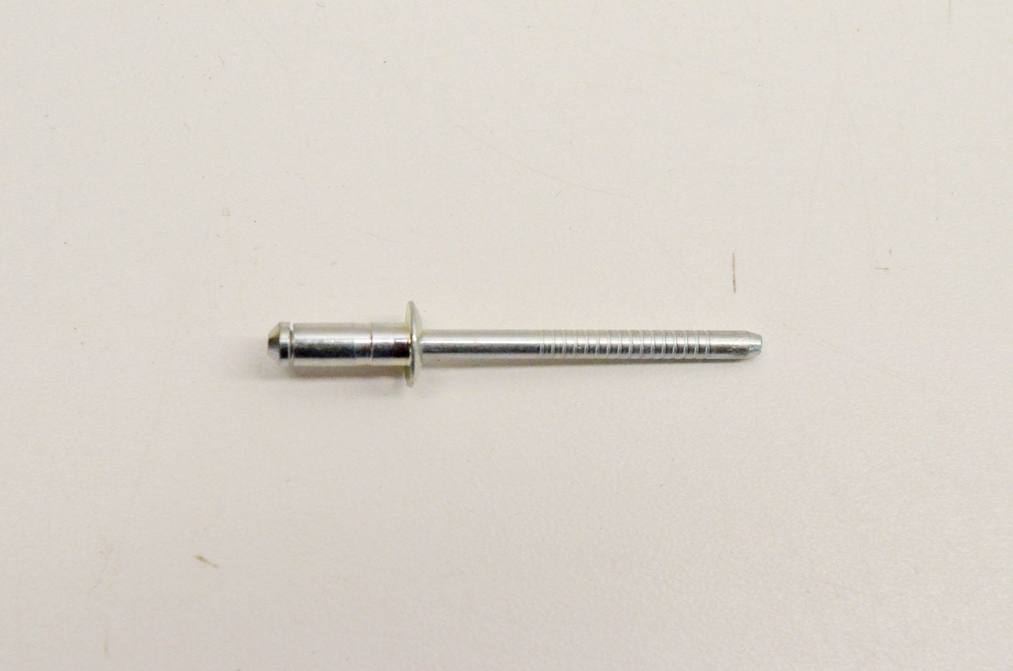 New OEM Yamaha 8ML-RA512-00-00 Rivet NOS