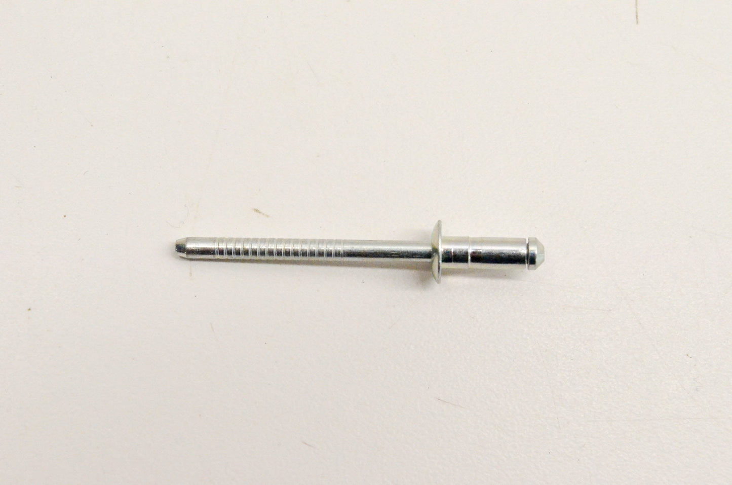 New OEM Yamaha 8ML-RA512-00-00 Rivet NOS