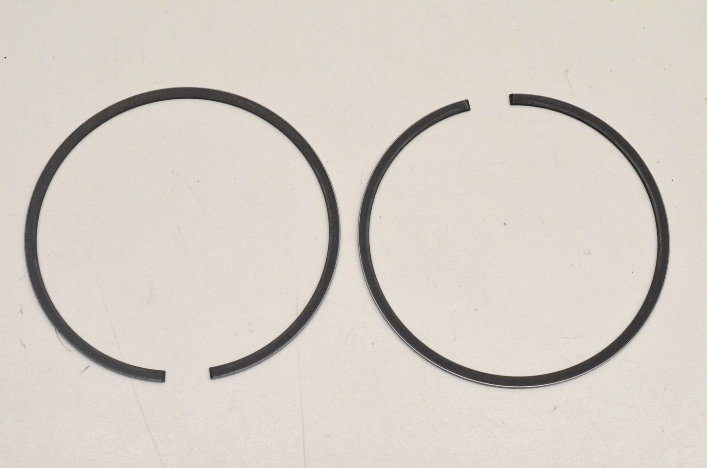 New OEM Yamaha 8V0-11601-20-00 2nd Piston Ring Kit NOS