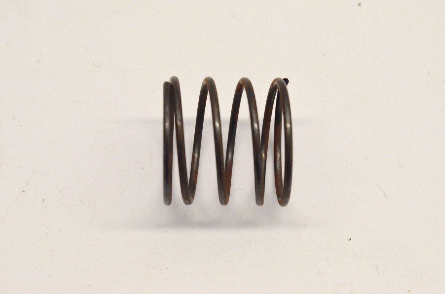 New OEM Suzuki 09440-32004 Oil Filter Retainer Spring NOS
