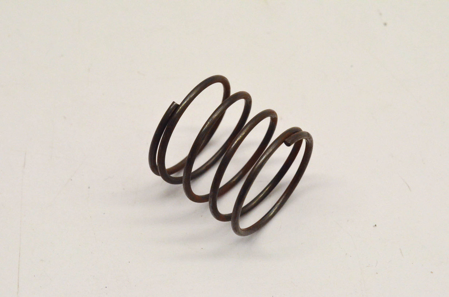 New OEM Suzuki 09440-32004 Oil Filter Retainer Spring NOS