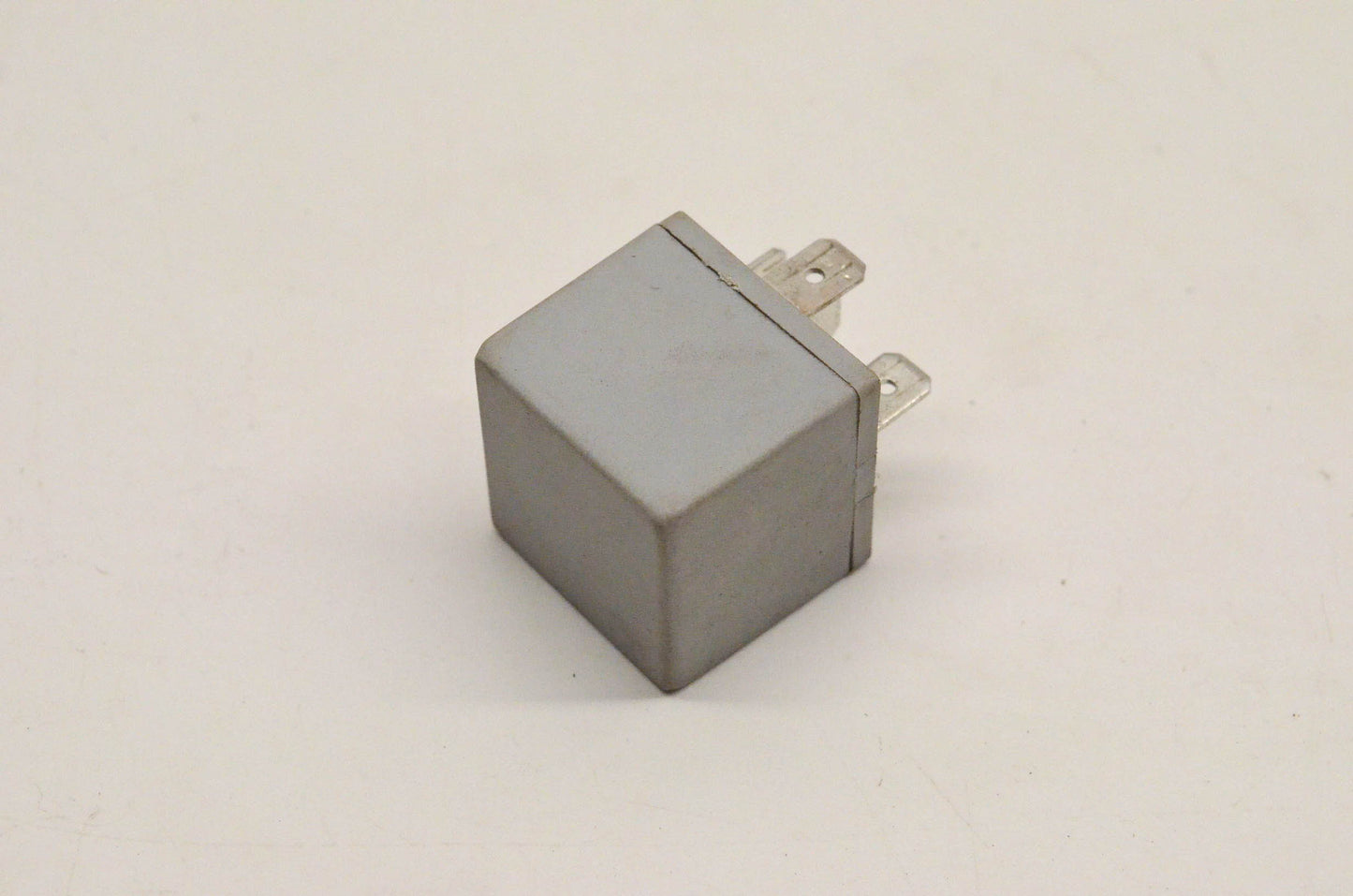 Original Engine Management ER13, RY-116, 2030011 Relay NOS