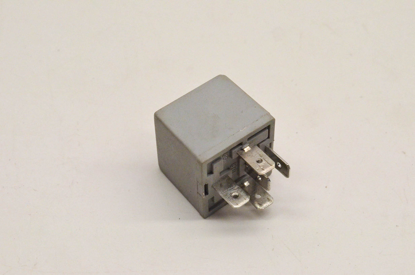 Original Engine Management ER13, RY-116, 2030011 Relay NOS