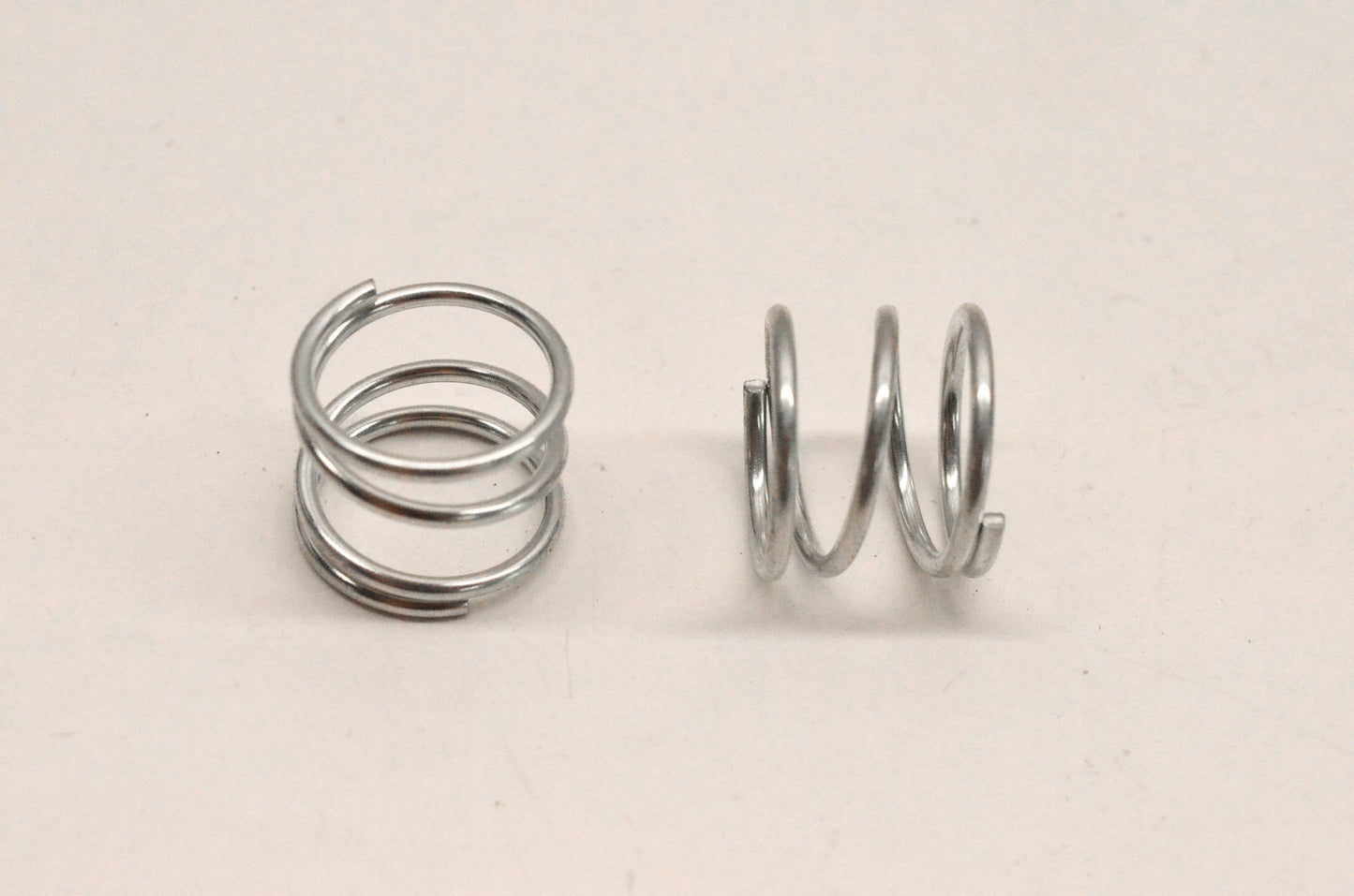 New OEM Suzuki 09440-18002 Torque Ring Spring Qty 2 NOS