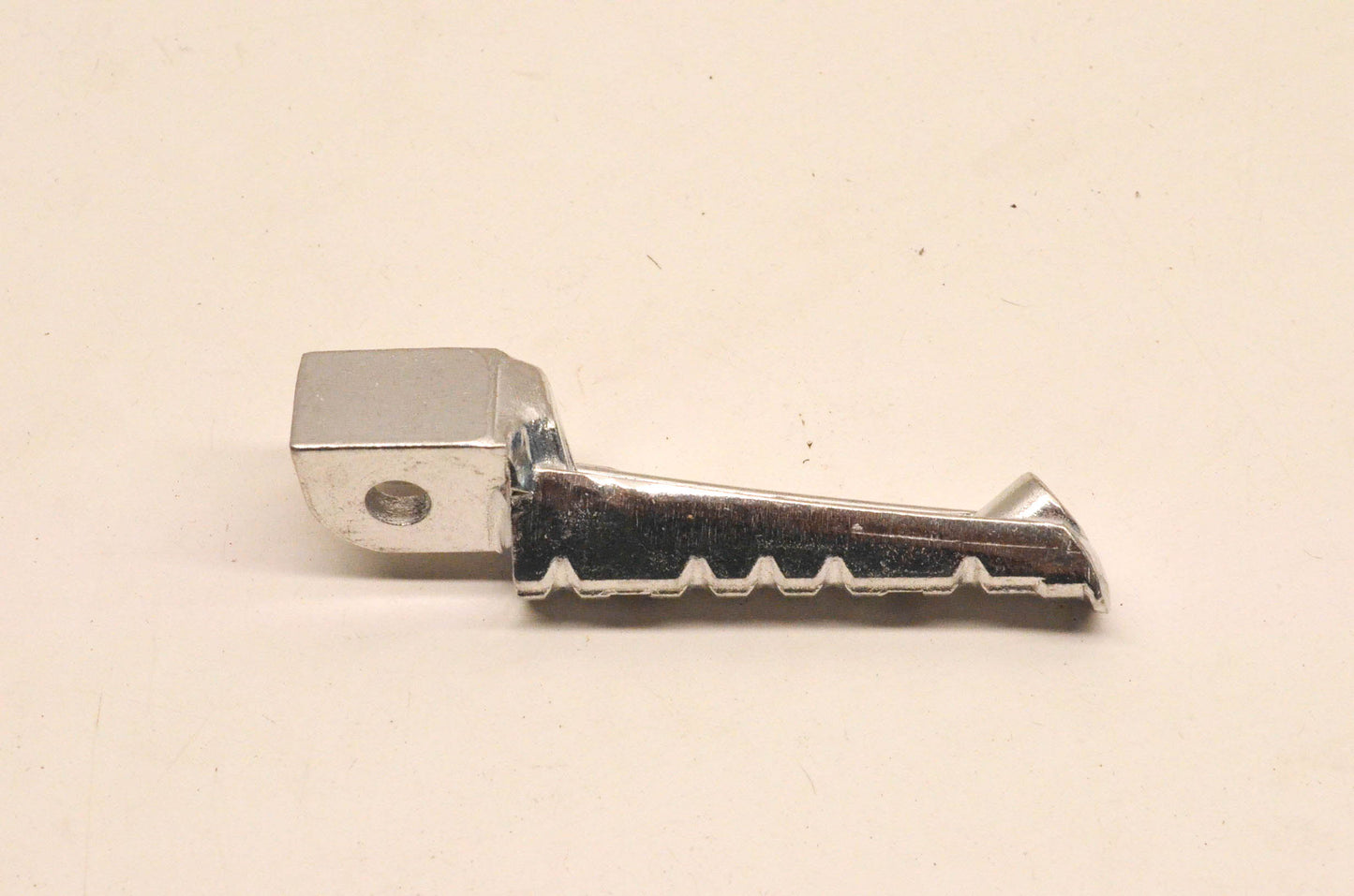 Hyosung 43661HM8101 Footrest Right NOS