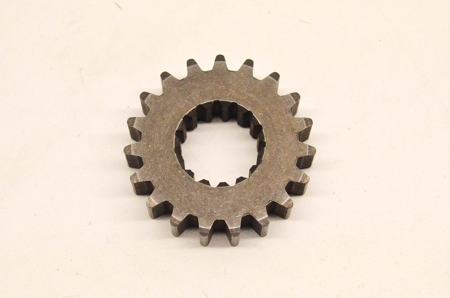 New OEM Polaris 3221071 Gear 19T NOS