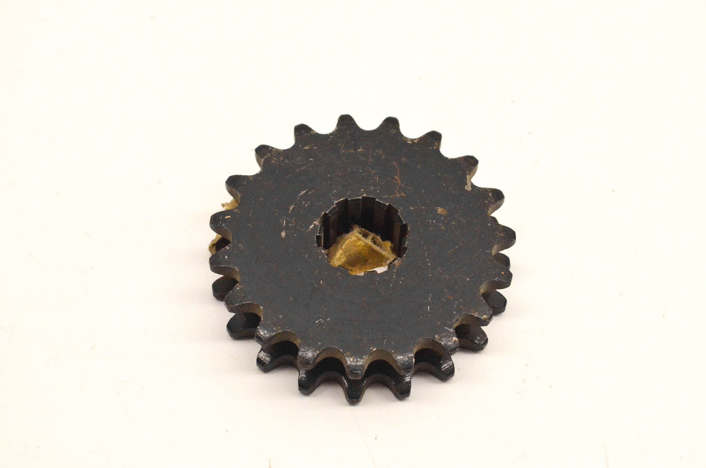 New OEM Arctic Cat 0116-012 Chaincase Sprocket 19T NOS