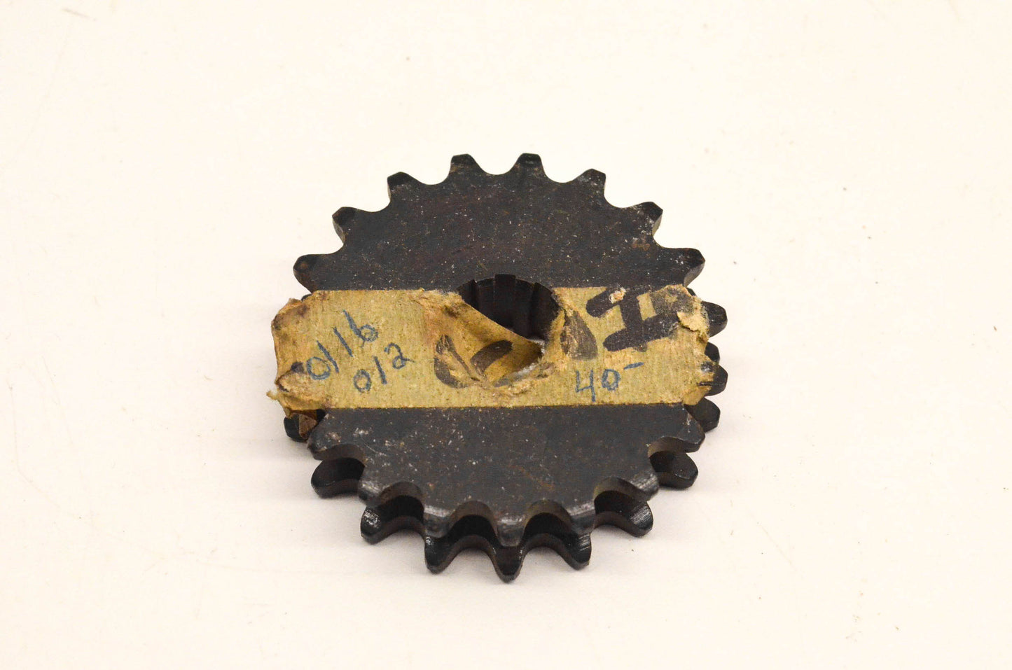 New OEM Arctic Cat 0116-012 Chaincase Sprocket 19T NOS