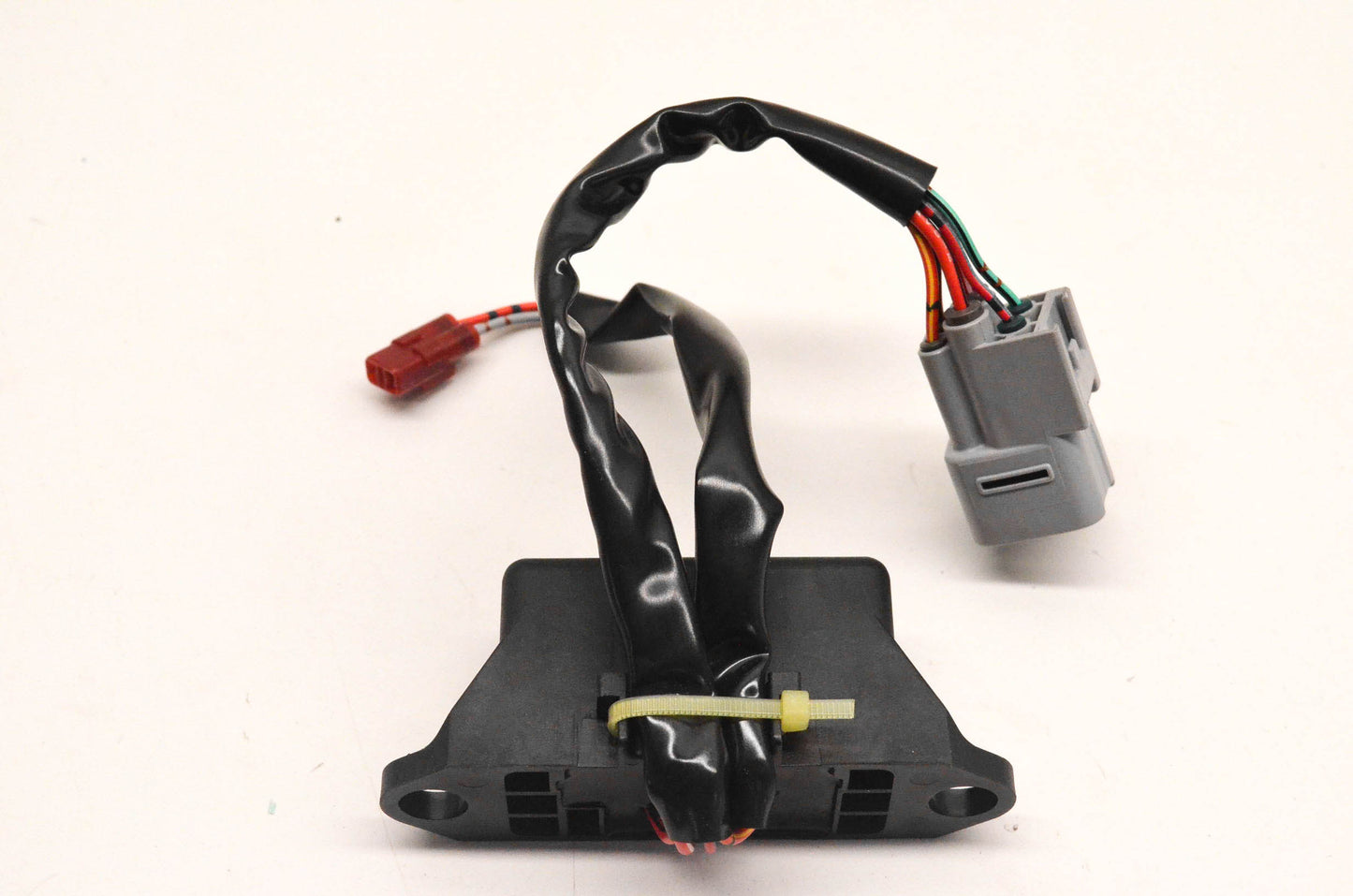 New OEM Honda 38580-HW1-672 Main Relay Assembly NOS