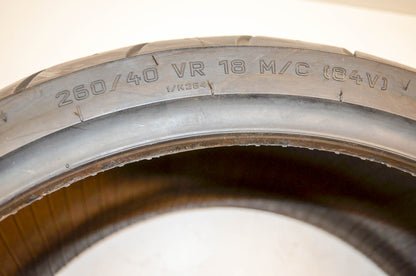 Metzeler ME880, 260/40BR 18 M/C 84V, 0302-0055 Rear Tire Marathon 260/40VR 18 M/C 84V NOS