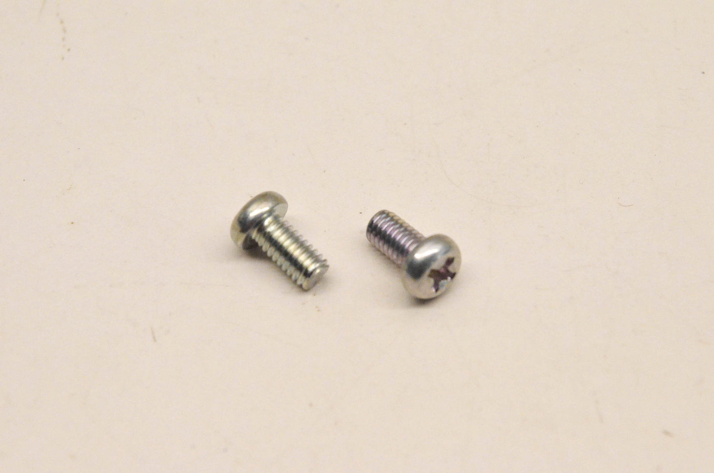 New OEM Arctic Cat 5507-002 Top Cover Screw QTY 2 NOS