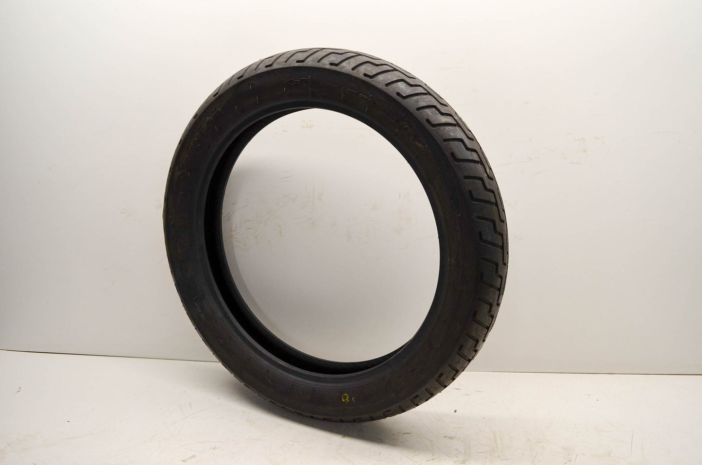 Dunlop 0305-0003, 120/90-18M/C 65H Front Tire D404F 120/90-18M/C 65H NOS