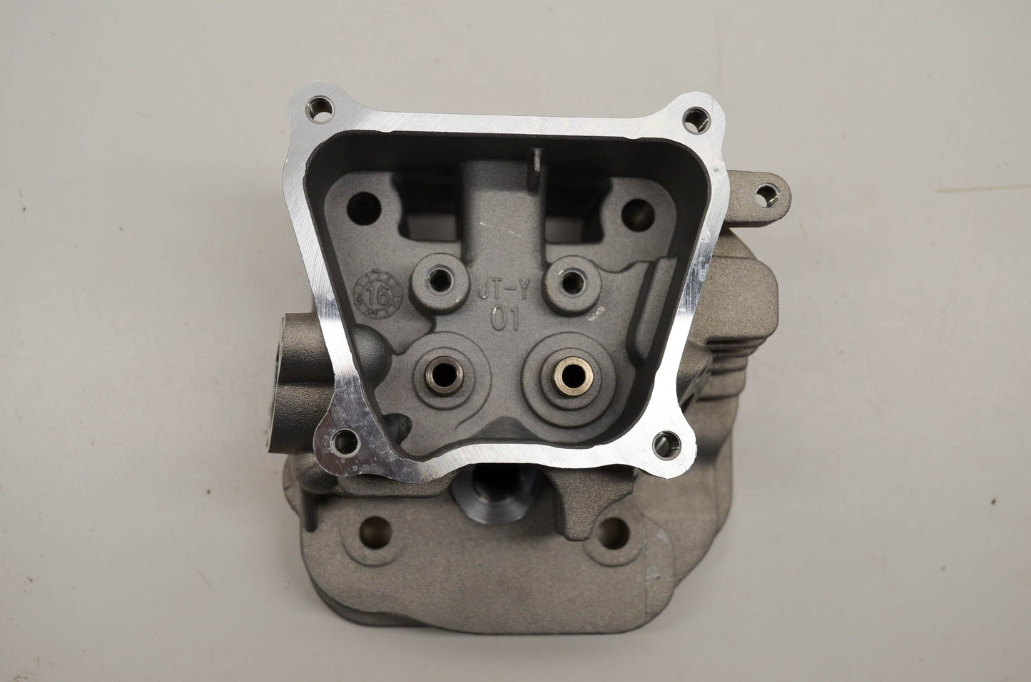 New OEM Yamaha 7DH-E1121-10-00 Head Cylinder NOS