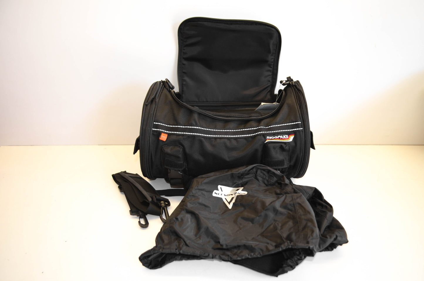 Nelson-Rigg CTB-250 Deluxe Roll Bag with Rain Cover NOS