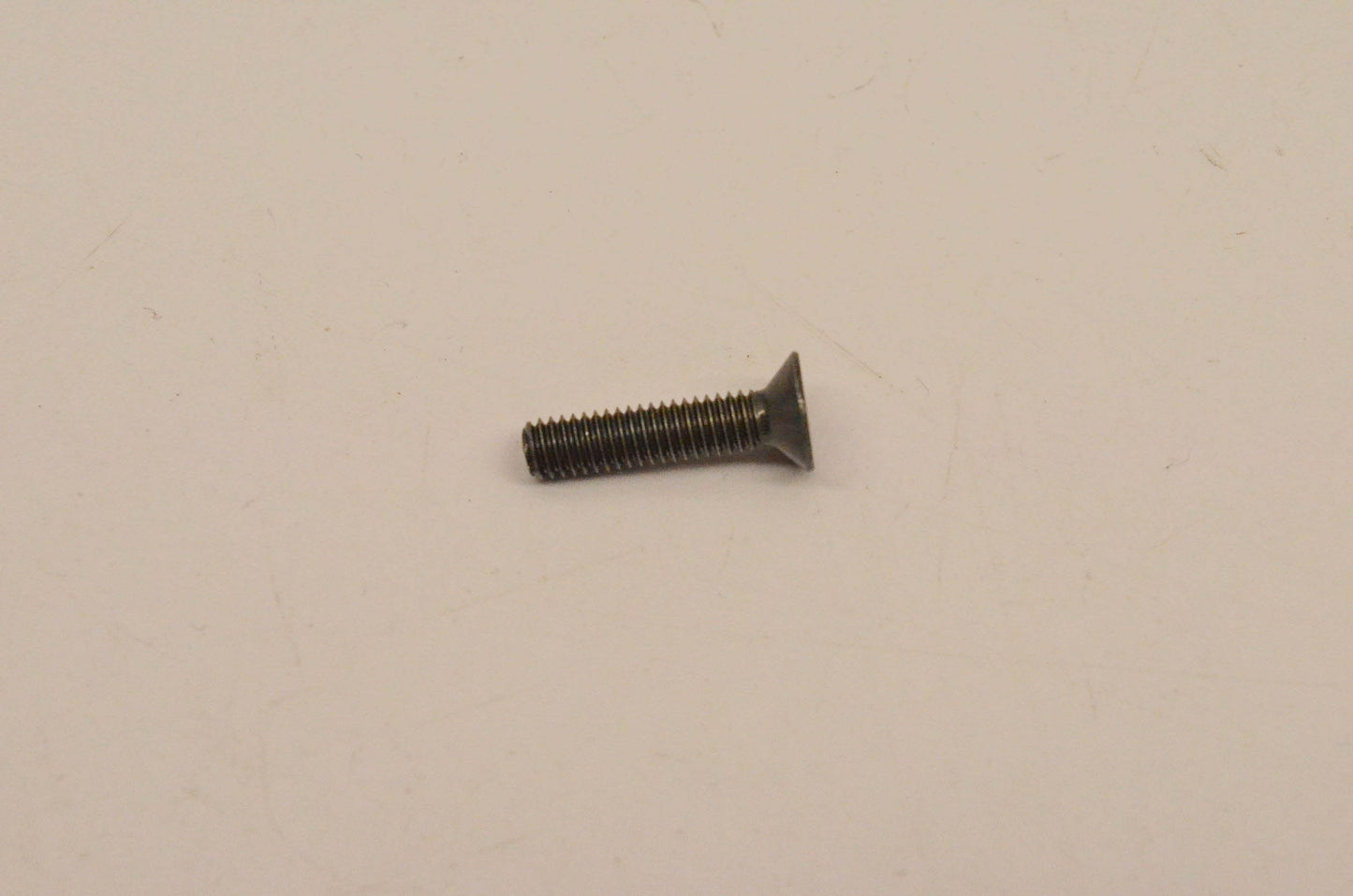 New OEM Yamaha 98707-04018-00 Flat Head Screw NOS