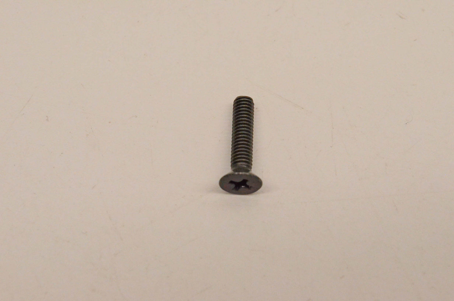 New OEM Yamaha 98707-04018-00 Flat Head Screw NOS