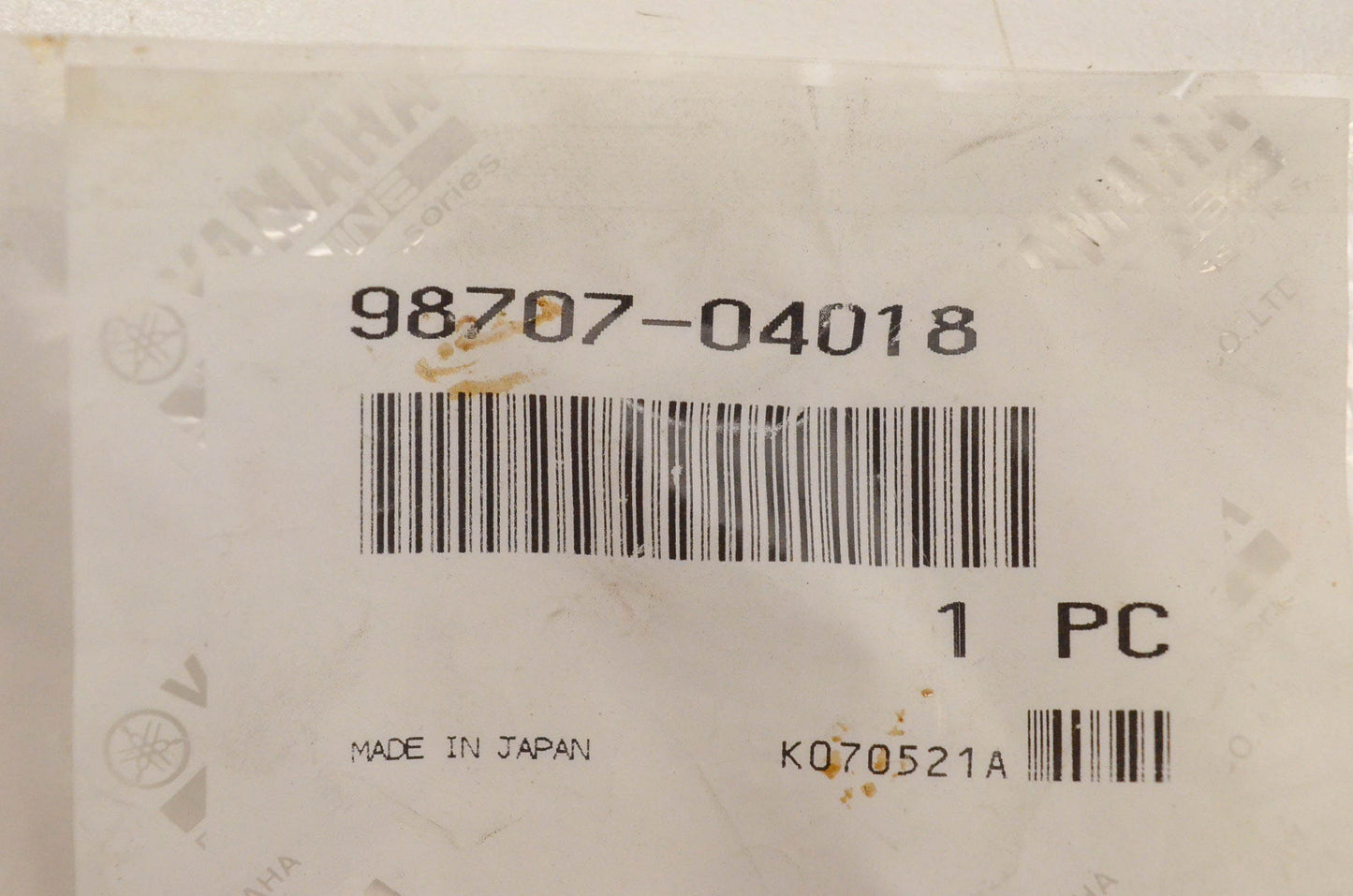 New OEM Yamaha 98707-04018-00 Flat Head Screw NOS