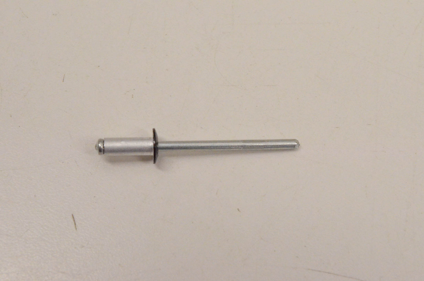 New OEM Yamaha 90267-40076-00 Rivet NOS