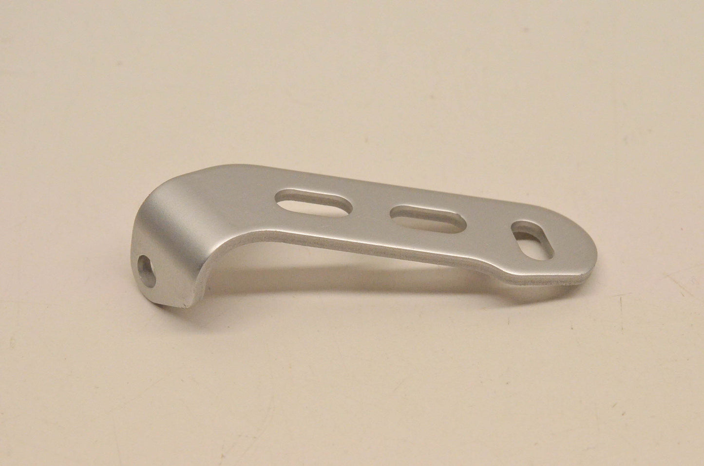 New OEM Yamaha 5VY-12637-00-00 Stay NOS