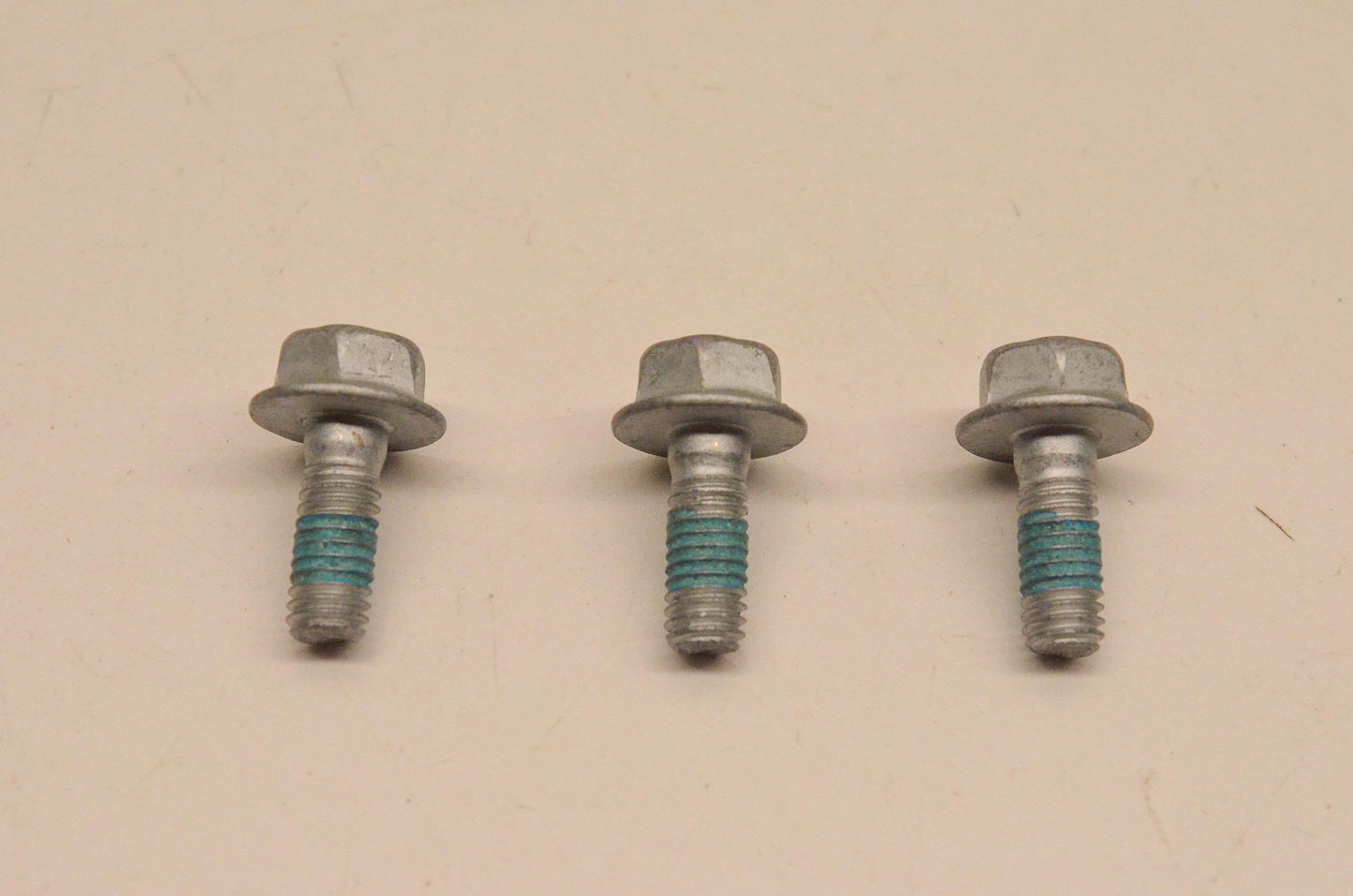 New OEM Yamaha 90109-065G4-00 Flange Bolt QTY 3 NOS
