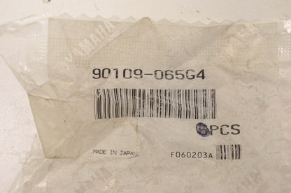New OEM Yamaha 90109-065G4-00 Flange Bolt QTY 3 NOS