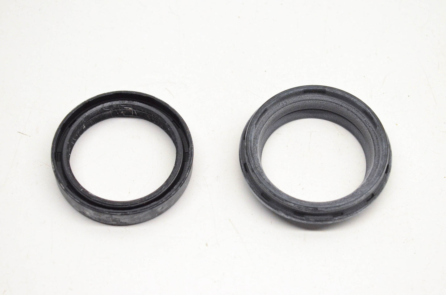 New OEM Honda 51490-MCF-000 Front Fork Oil Seal Kit NOS