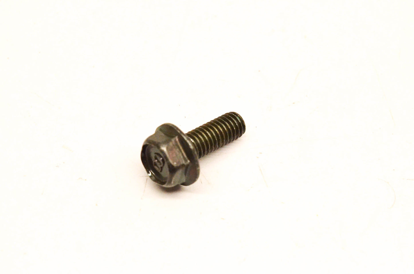 New OEM Yamaha 95817-06016-00 Flange Bolt NOS