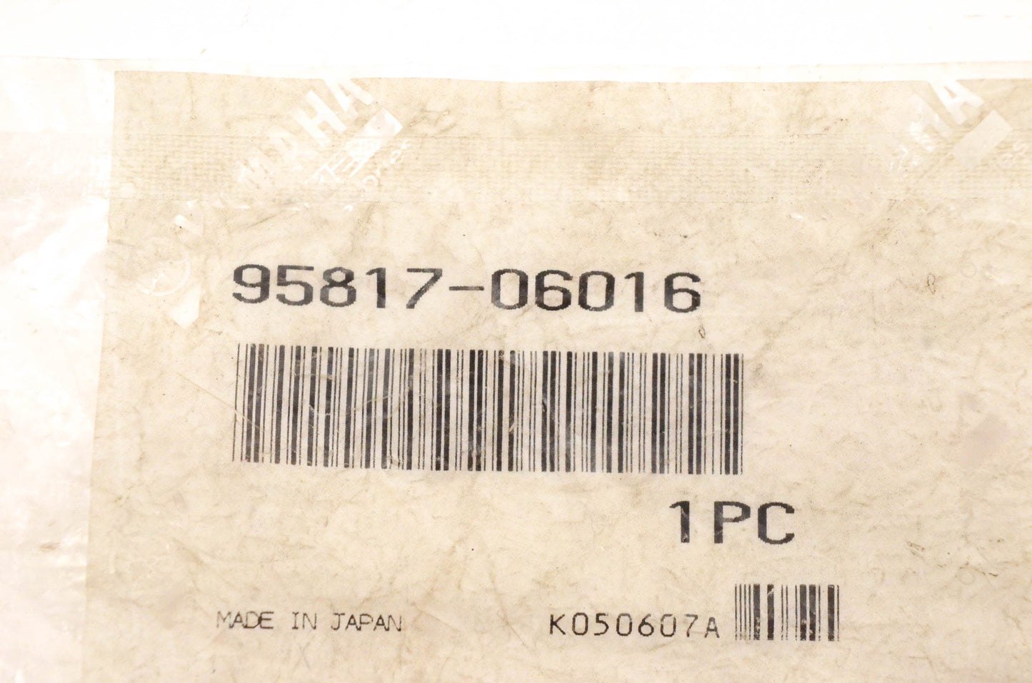 New OEM Yamaha 95817-06016-00 Flange Bolt NOS