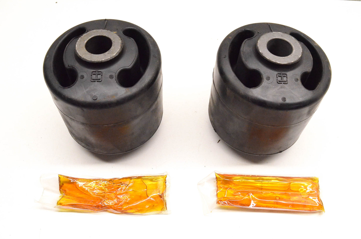 Hendrickson S-28654 Tri Functional Pivot Bushing Kit NOS
