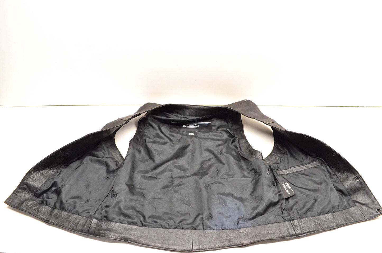 New OEM Suzuki Boulevard Large Black Leather Vest NOS