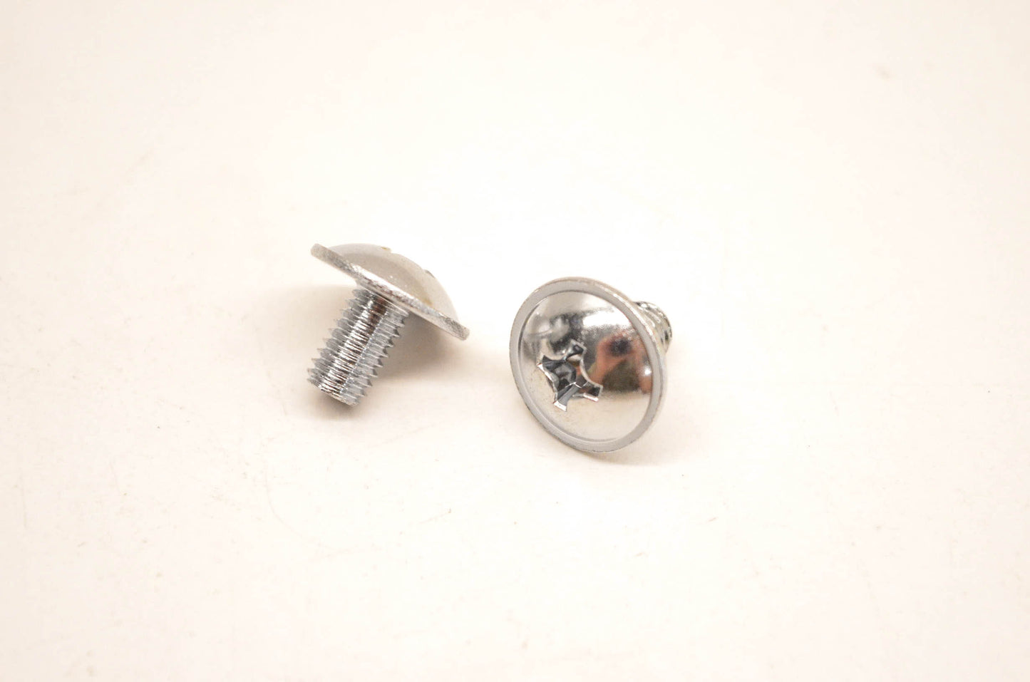 New OEM Kawasaki 92009-1286 Screw 6x10 QTy 2 NOS