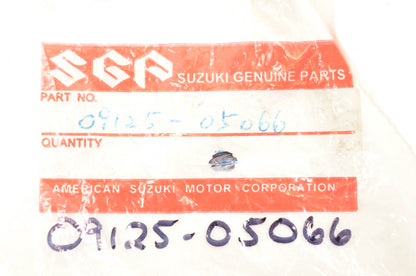 New OEM Suzuki 09125-05066 Screw NOS