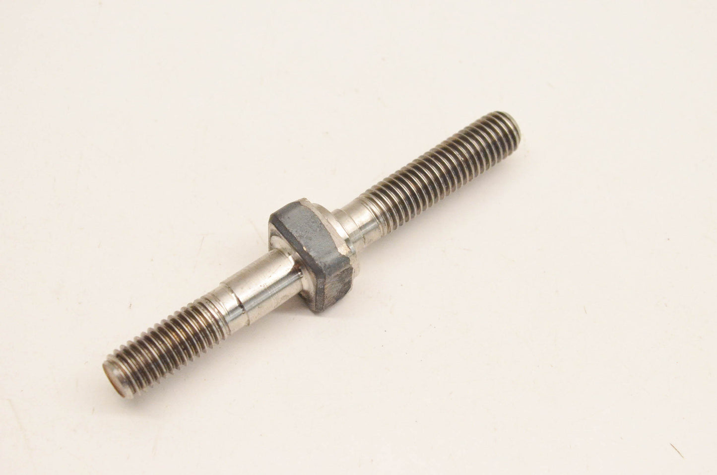 Aftermarket 250300010, P250300010 Stud NOS