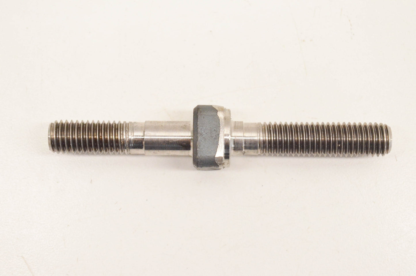 Aftermarket 250300010, P250300010 Stud NOS