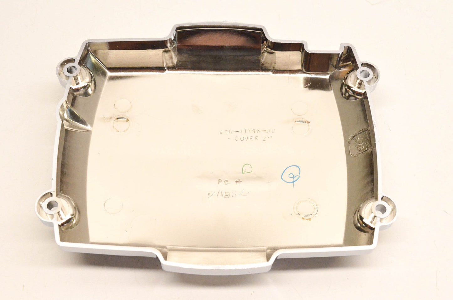 New OEM Yamaha 4VR-1111N-00-00 Cylinder Head Cover NOS