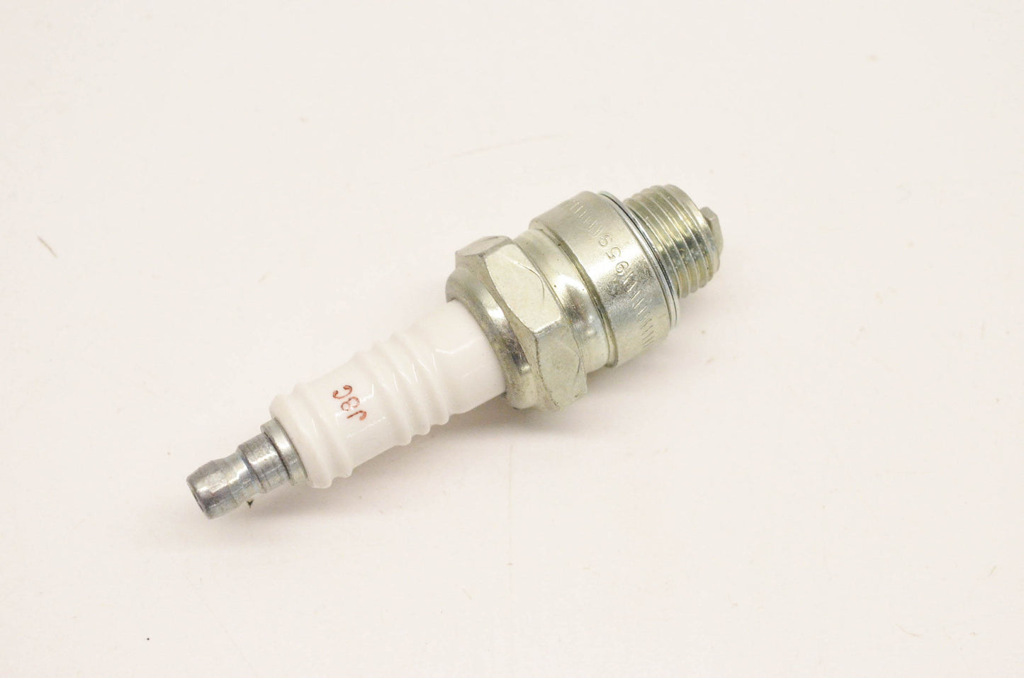 Champion 841S, 79018 J8C Copper Plus Spark Plug J8C NOS