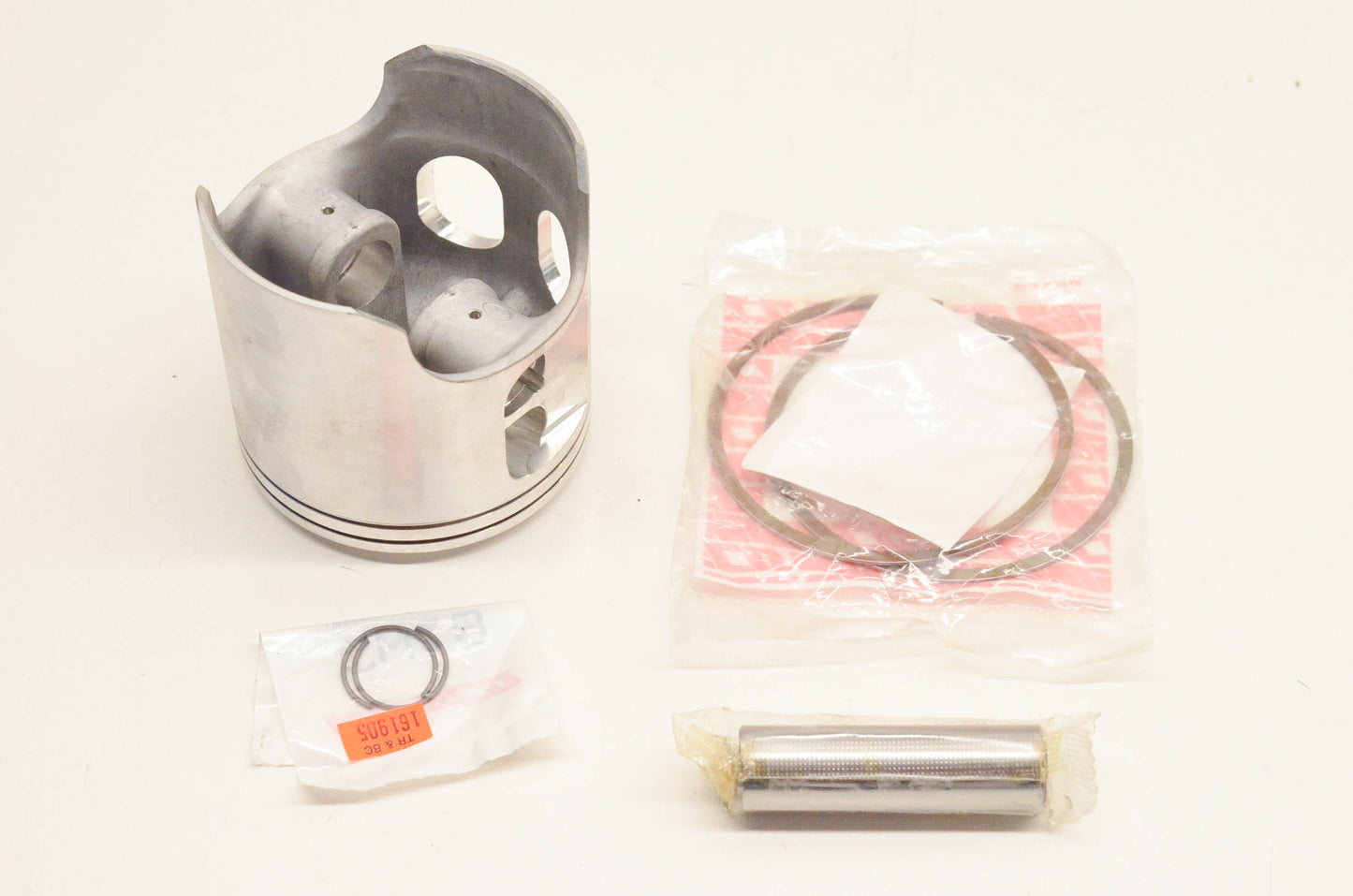 Wiseco 675PS , 3268TD Piston Kit NOS