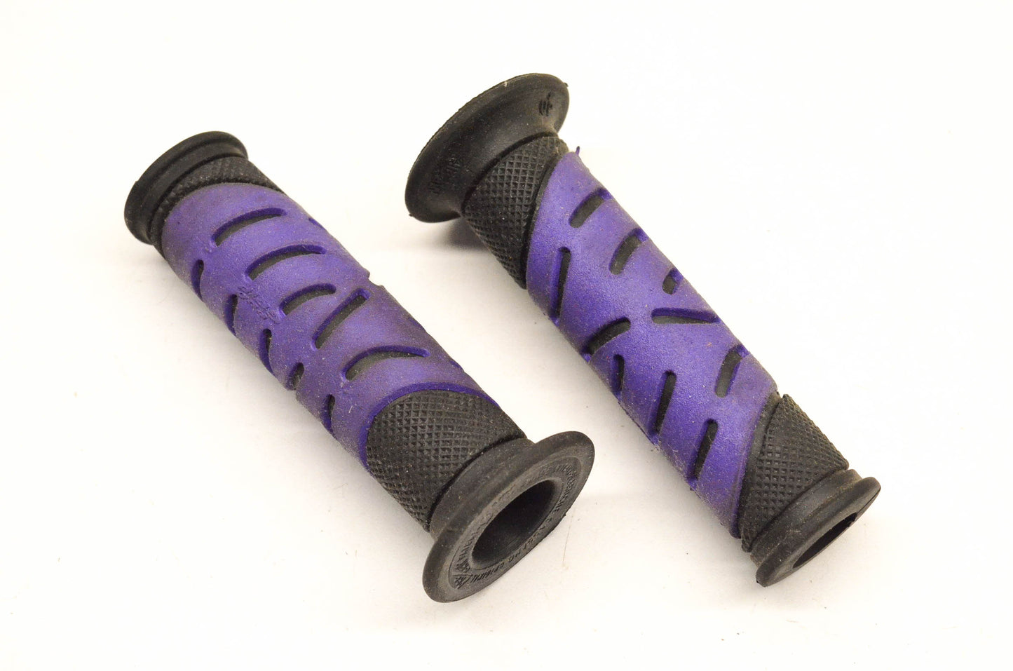 Pro Grip PG719 Dual Color Rubber Grips Violet NOS